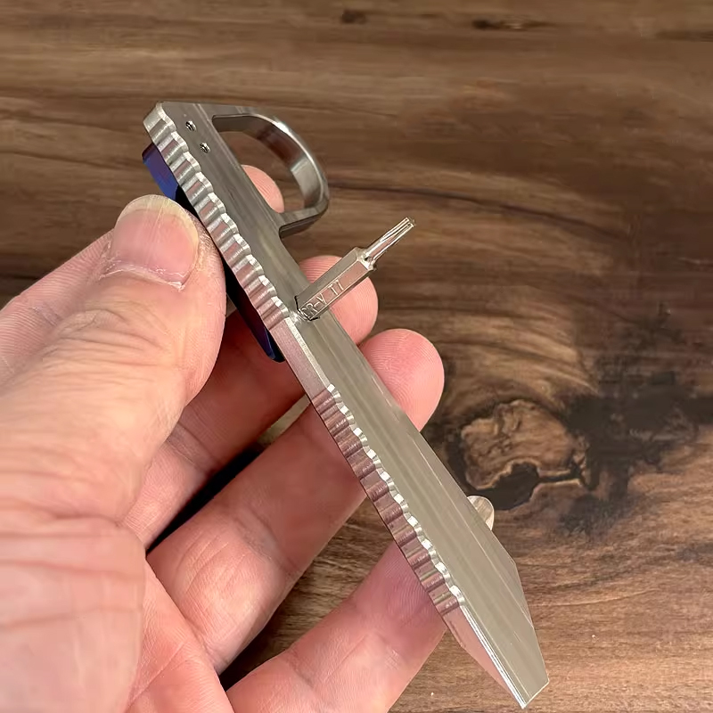 Outil de poche de défense mult - Titanium Pry Bar avis et prix